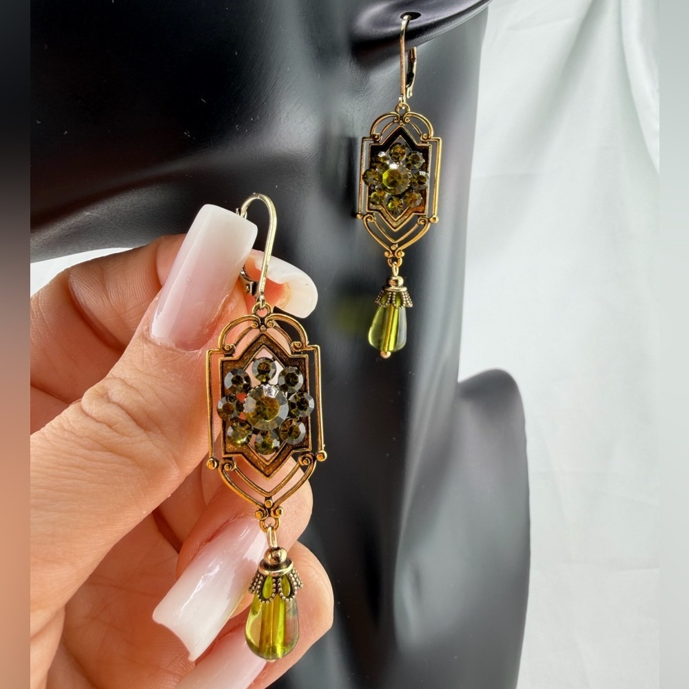 Vintage gold color Crystal Green Drop Earrings Vintage Glam